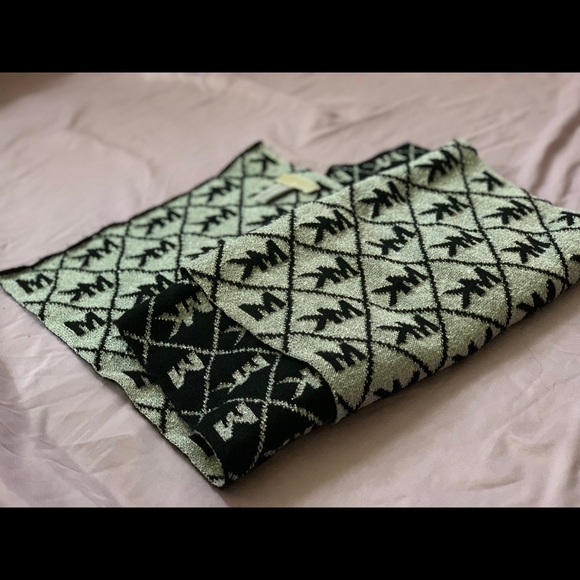Women’s Michael Kors Scarf - Picture 1 of 2